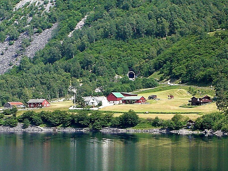 File:Einfahrt Viketunnel.JPG