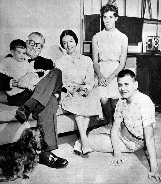 File:Garroway family 1960.jpg