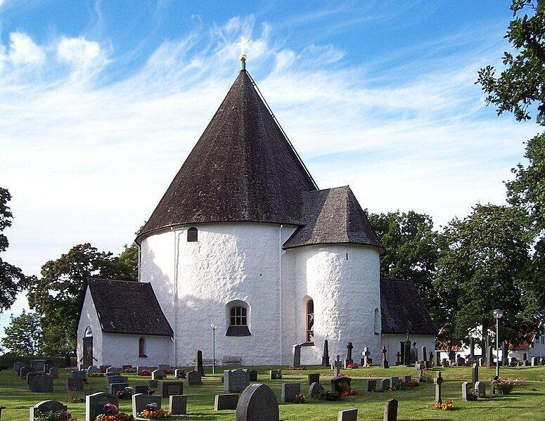 File:Hagby kyrka.jpg