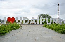 A picture showing I LOVE UDAIPUR Structure placed in Pratap Park, taken from front angle.