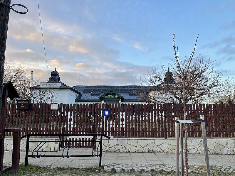 File:Kindergarden in Szakoly.jpg