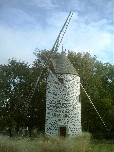 File:Moulin Pointe-aux-Trembles 2009.JPG