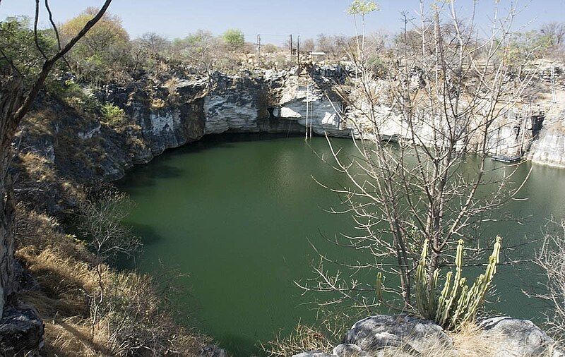 File:Otjikoto Lake.jpg