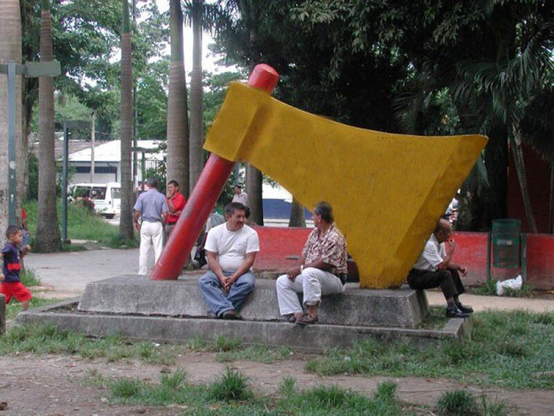 File:PARQUE EL HACHA.JPG