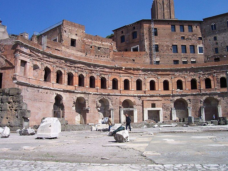 File:Roma-mercati di traiano2.jpg