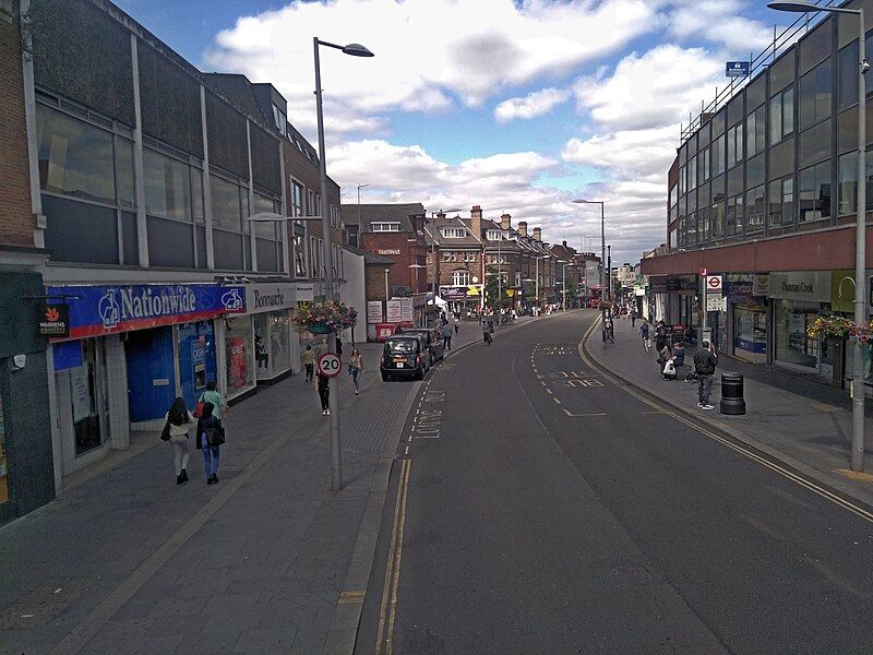 File:Station Road, Harrow.jpg