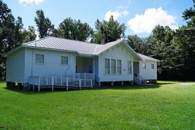 File:Ware Creek School.JPG