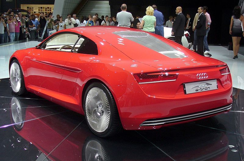 File:Audi e-tron Heck.JPG