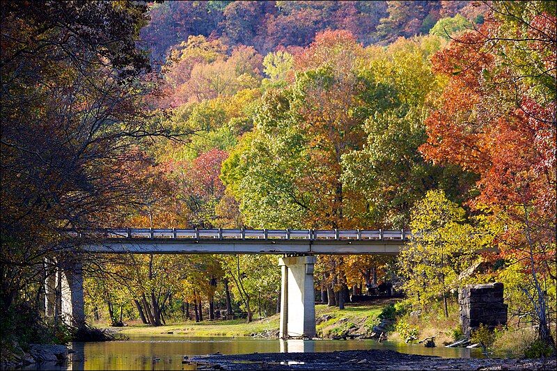 File:Devil's Den bridge.jpg