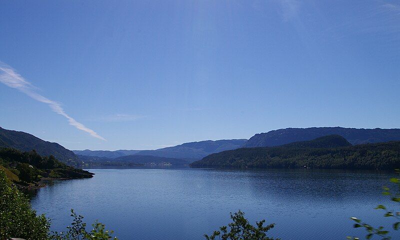 File:Eikefjorden.JPG