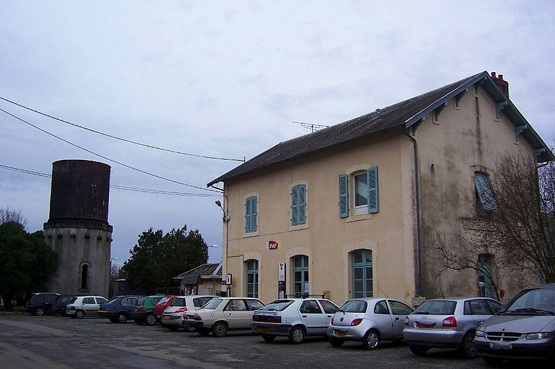 File:Gare assier exterieur.jpg