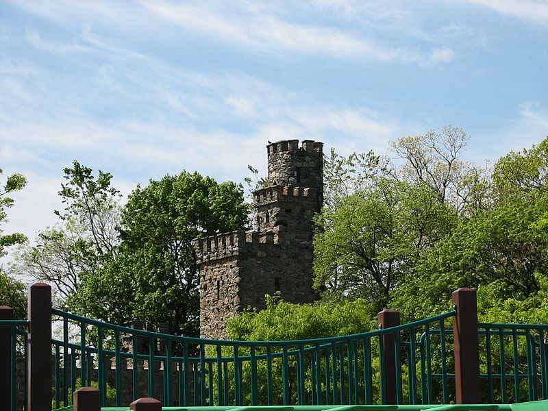 File:Glen Island Castle.jpg