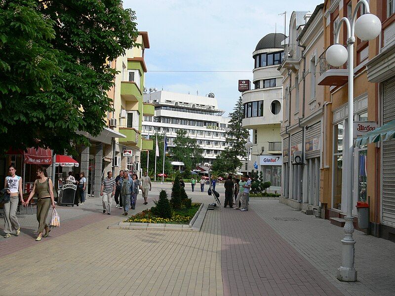 File:Kazanlak centre ifb.JPG