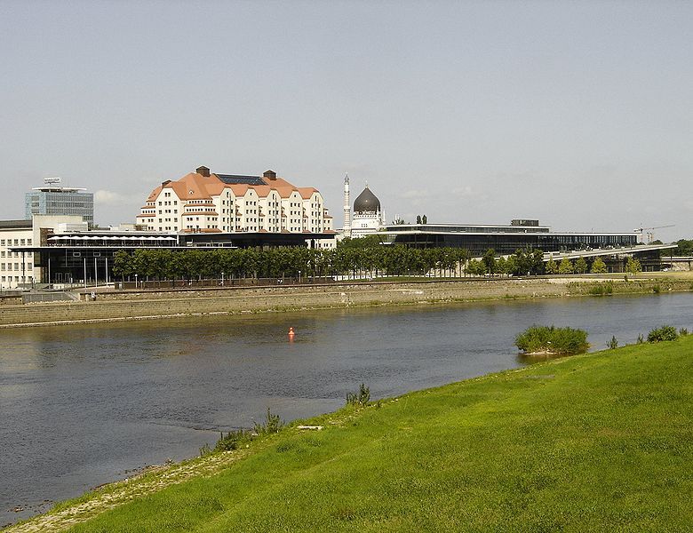 File:Neue Terrasse 20060620.jpg