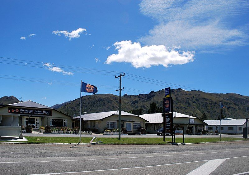 File:Otematata Main Street.JPG