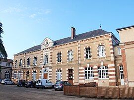 The town hall in Saint-Sauveur-en-Puisaye