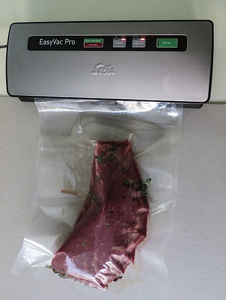 File:Sous-vide equipment closed.jpeg