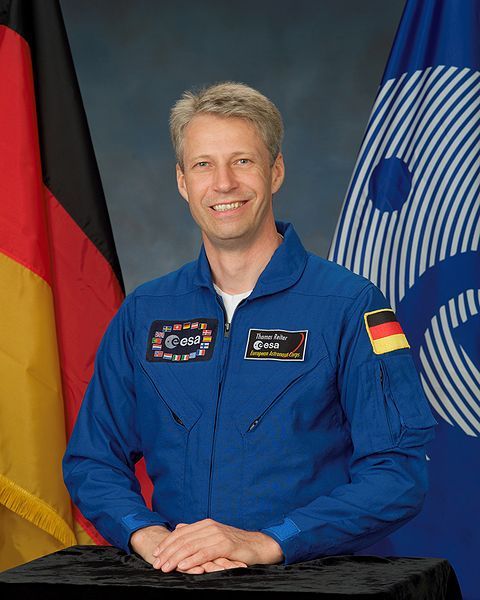 File:Thomas Reiter STS-121.jpg