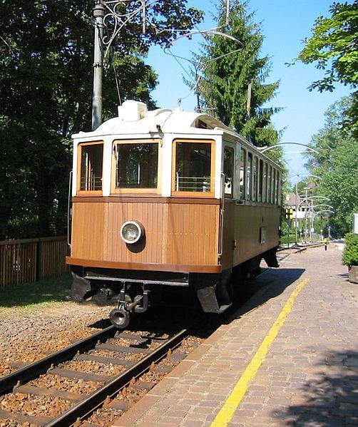 File:Train Oberbozen.jpg