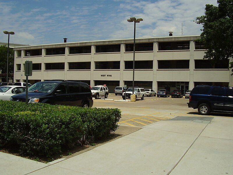 File:WestWingHCCSHouston.JPG