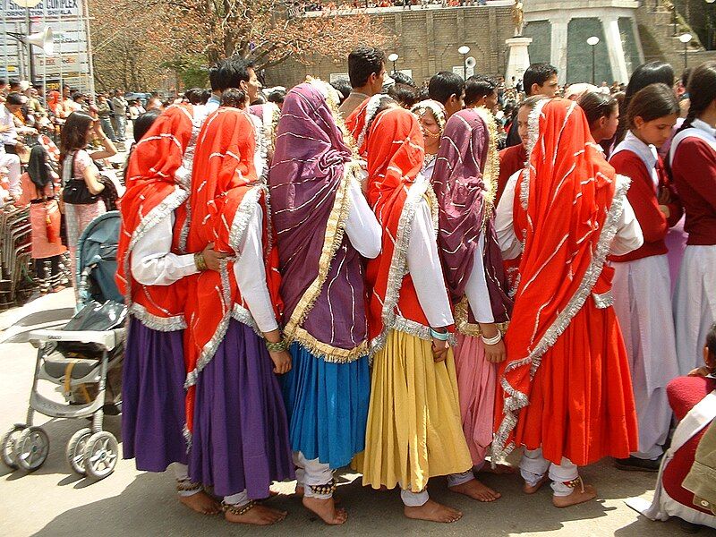 File:Women with dupatta.jpg