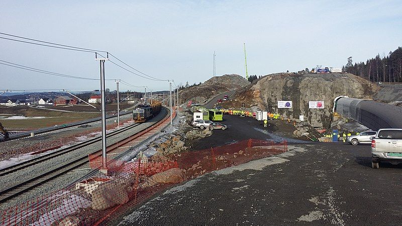 File:20190226 130945 Tunnelgjennomslaget.jpg