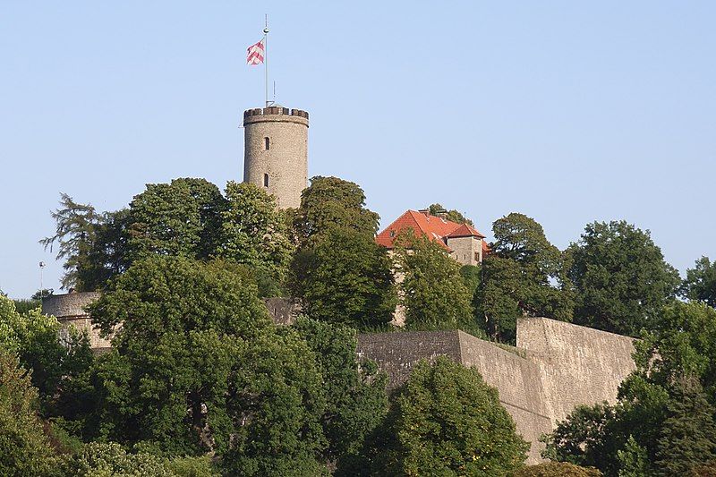 File:Bielefeld Sparrenburg 2.jpg