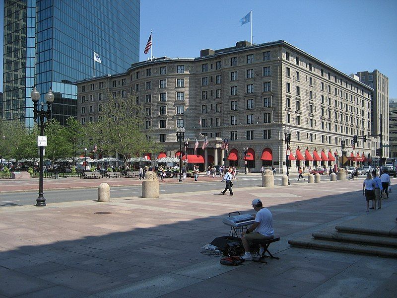 File:BostonCopleySquareMusician26June07.jpg