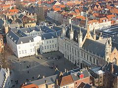 The Burg square with the City Hall.