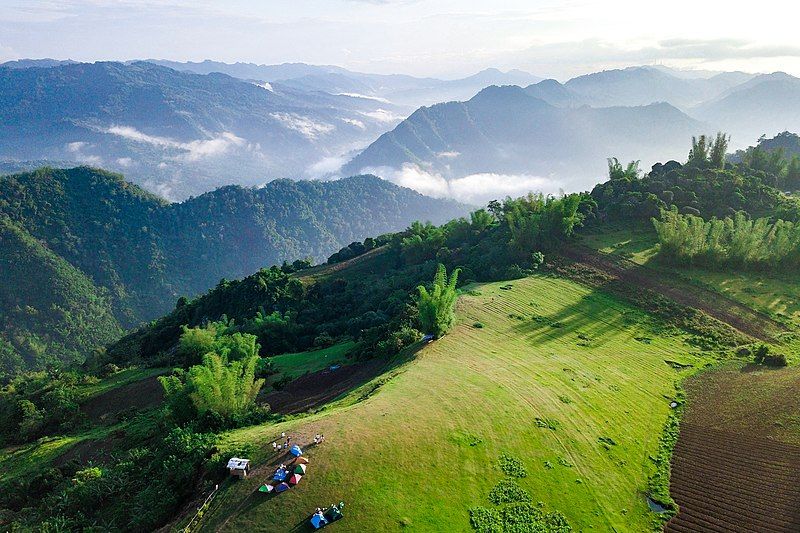 File:Campinsa Hills.jpg