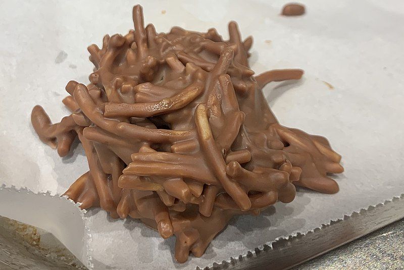 File:Chocolate spiders (cropped).jpg