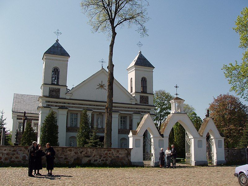 File:Church of Valkininkai.JPG