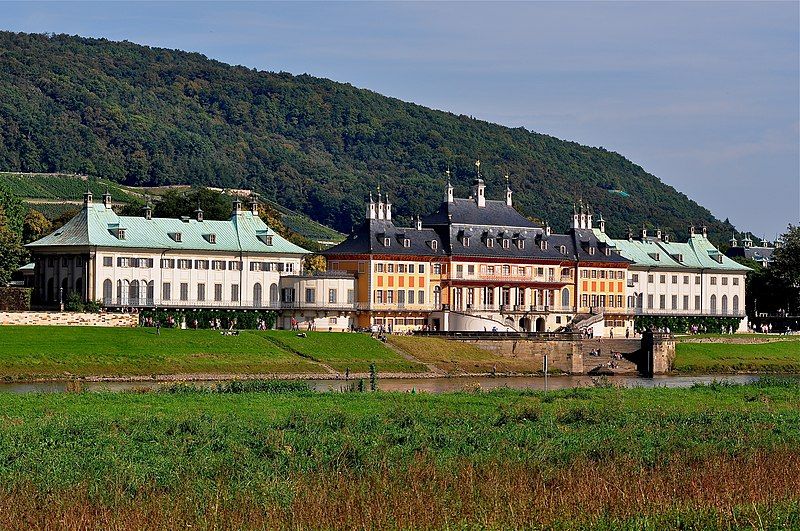 File:Dresden Schloss Pillnitz.jpg