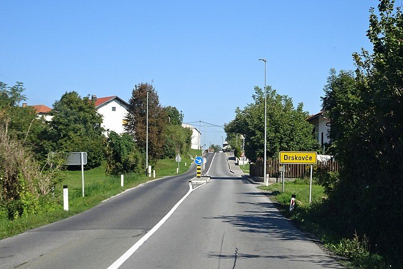 File:Drskovce SLO.JPG