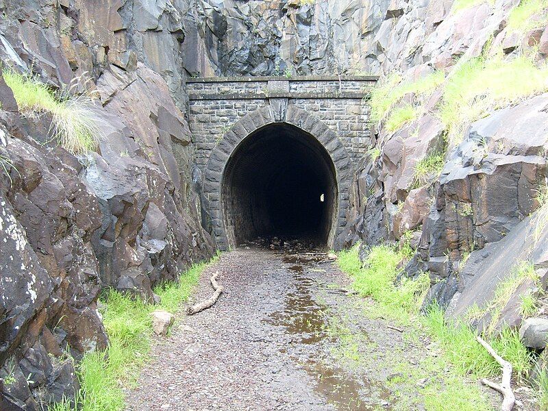 File:Eastern Railway Tunnel.jpg