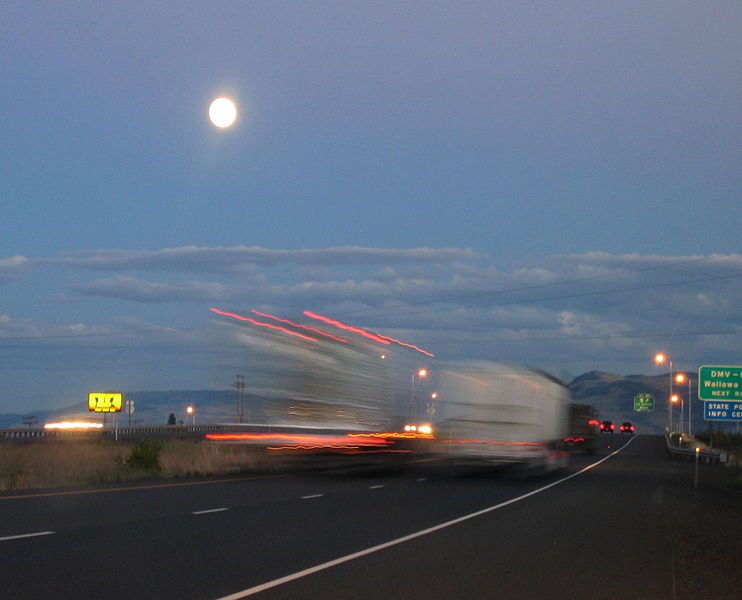 File:FreewayMoon.jpg