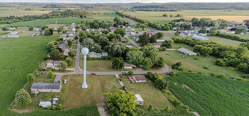 File:Hustler, Wisconsin.jpg