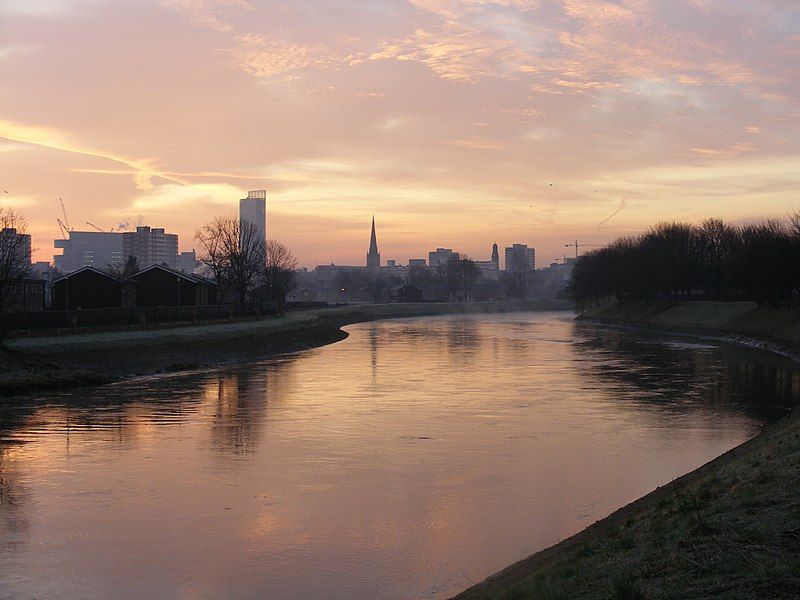 File:Irwell, Salford.jpg