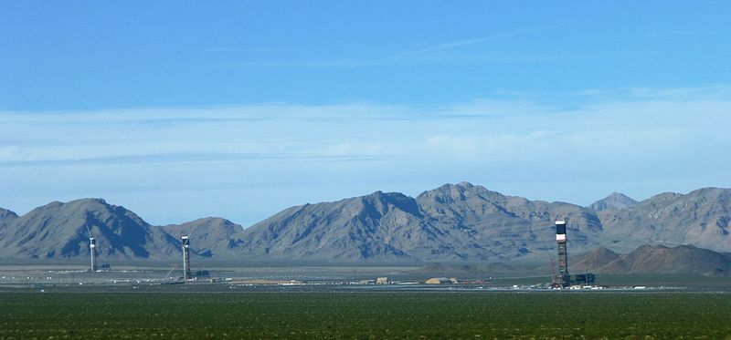 File:Ivanpah SEGS (2).JPG