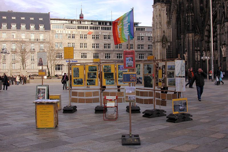 File:Kölner Klagermauer 2011-1.jpg