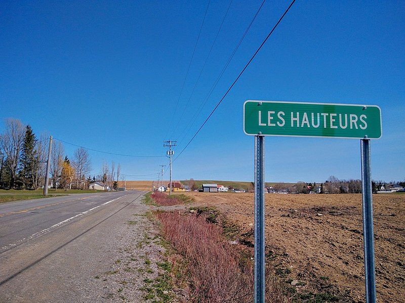 File:Les Hauteurs.jpg