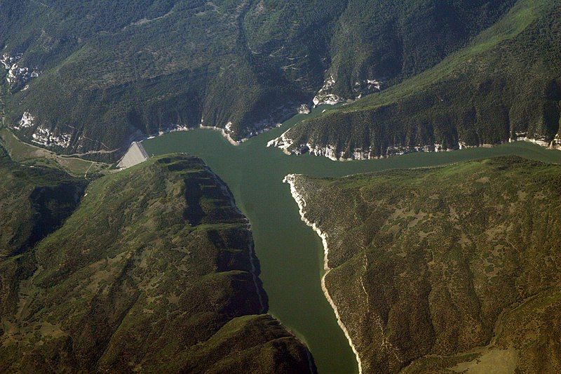 File:McPhee Reservoir (9382354510).jpg