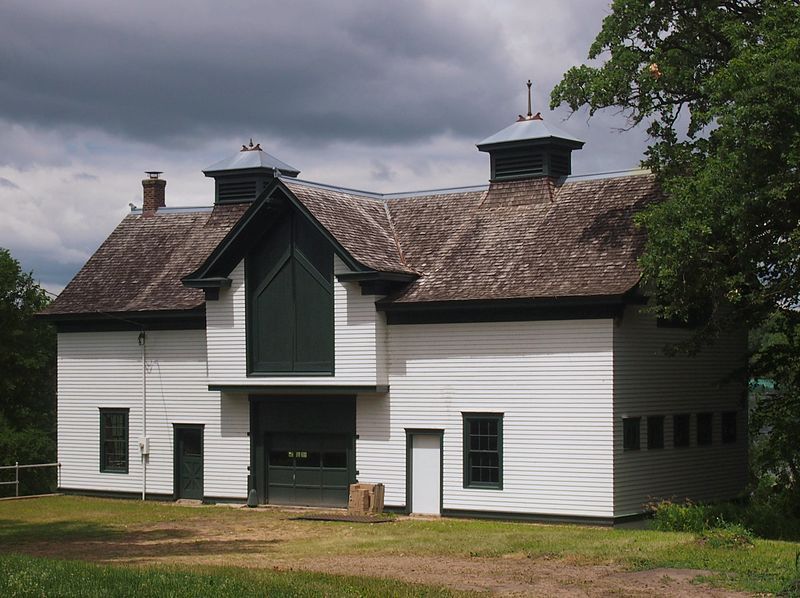 File:Noerenberg Estate Barn.jpg