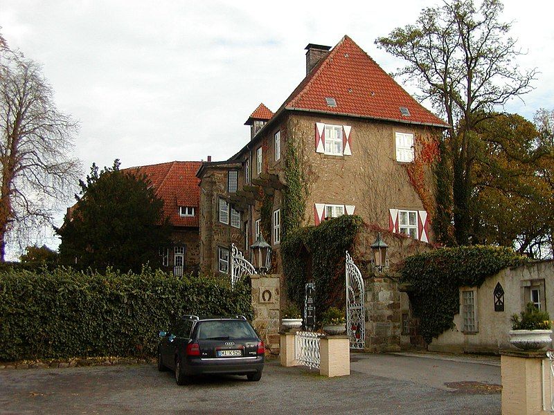 File:Petershagen Schloss.jpg