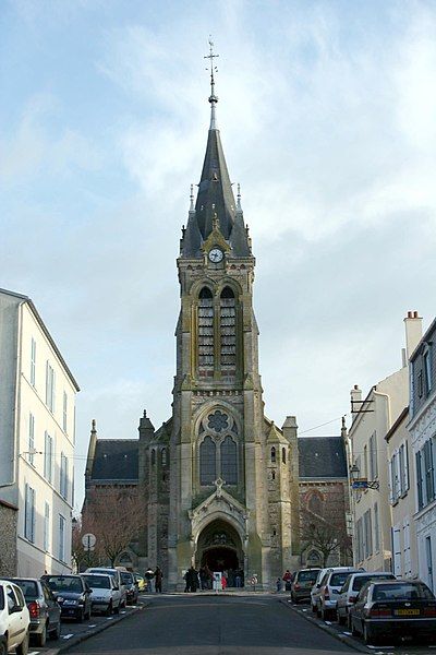 File:Rambouillet - Église01.jpg