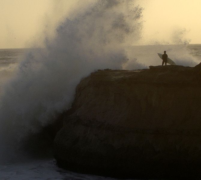 File:Santa Cruz surfer.jpg