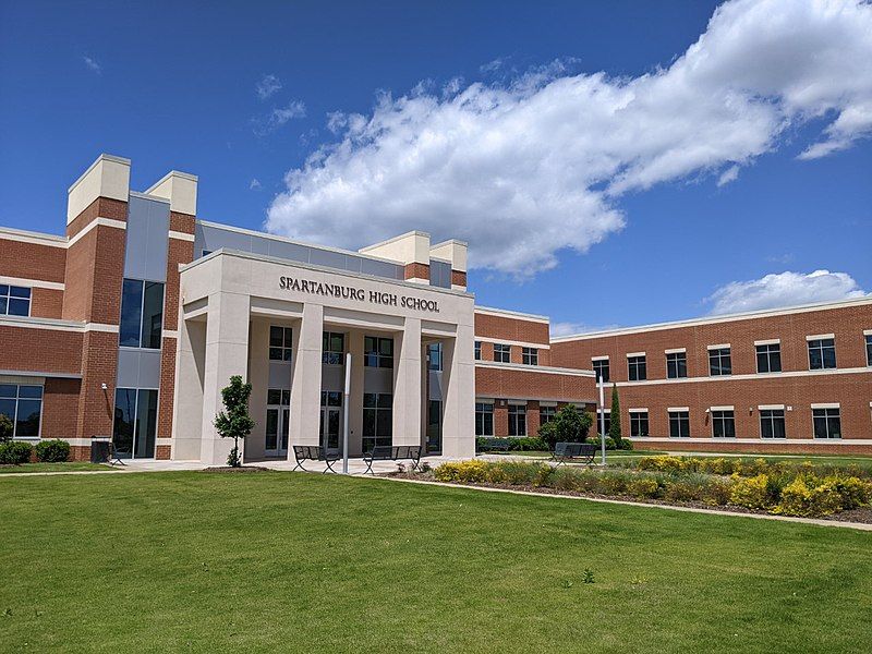 File:Spartanburg HS Entrance.jpg