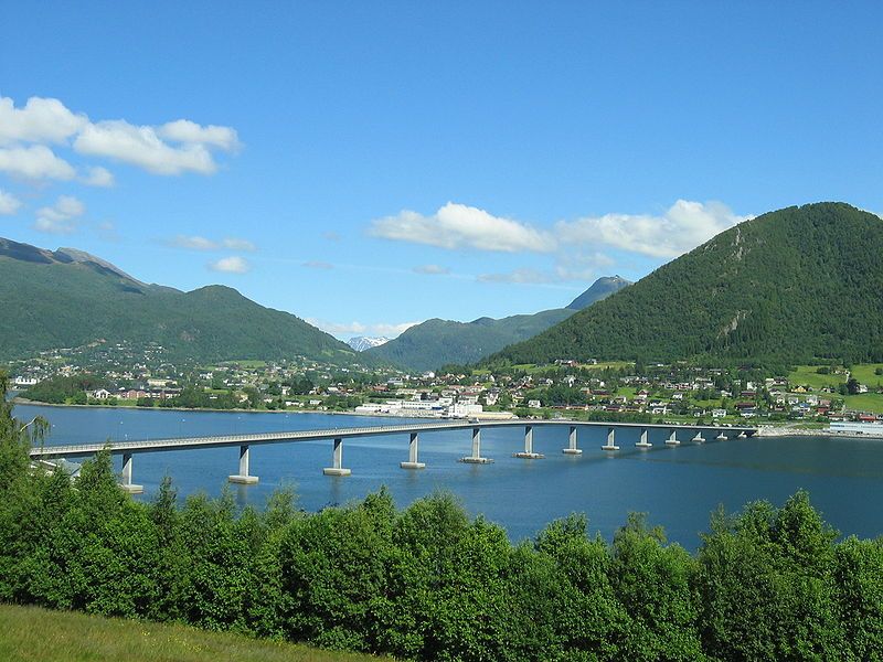 File:Sykkylvsbrua Norway01.JPG