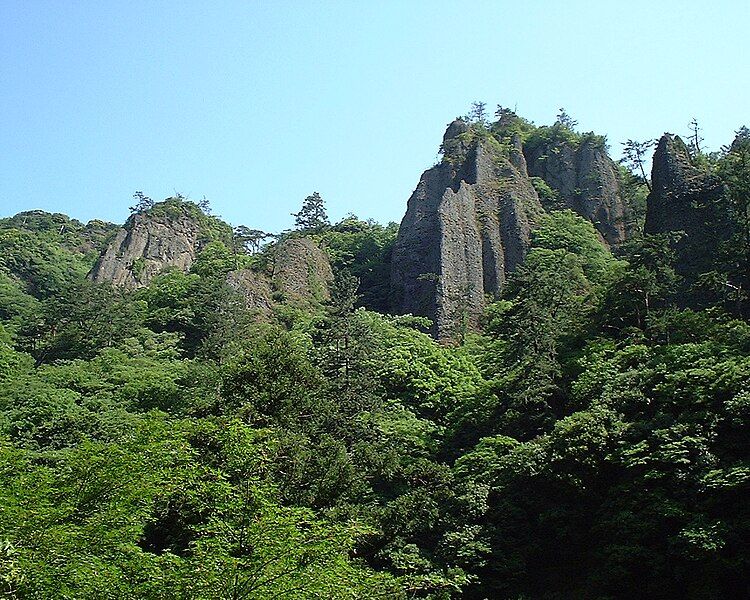 File:Tachikue-gorge.JPG