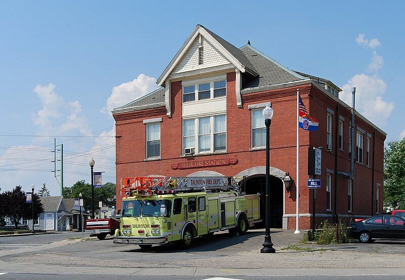 File:Weir Fire Station.jpg